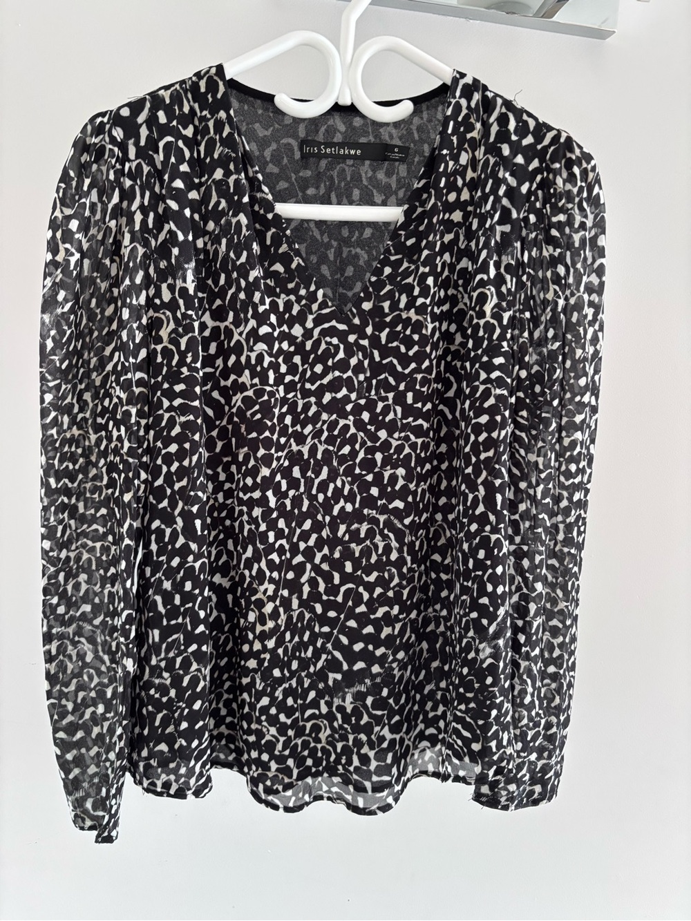 Iris Setlakwe Black & White Printed V-Neck Blouse